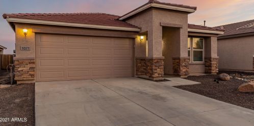 1071 Leslie Cir, San Tan Valley, AZ 85140-4104