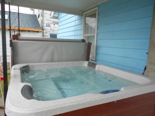 1127 Snyder Ave, Scranton, PA 18504-3156