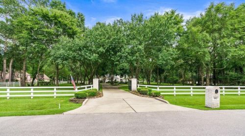 39602 Lago Dr, Magnolia, TX 77354-4492