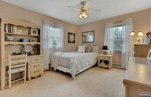 50 Sheffield St, Oakland NJ  07436-2657 exterior