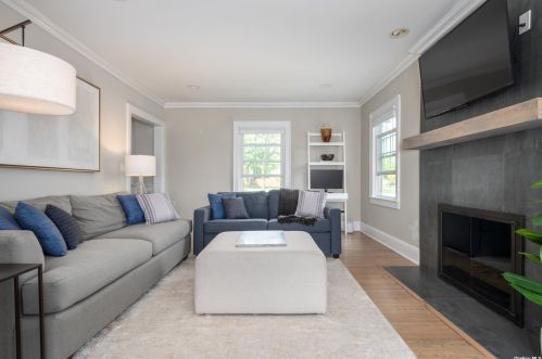 20 Cedar Rd, Elwood NY  11731-4636 exterior