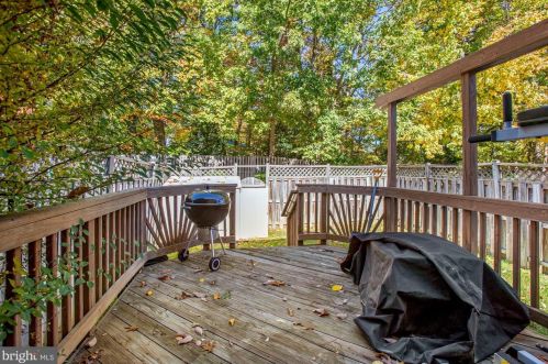 12810 Silvia Loop, Woodbridge VA  22192-5091 exterior