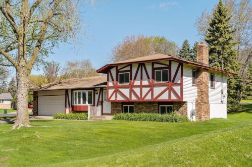2720 Ensign Cir, Minneapolis, MN 55427-2459