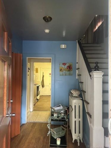 299 Hillside Ave, Hartford, CT 06106-3824