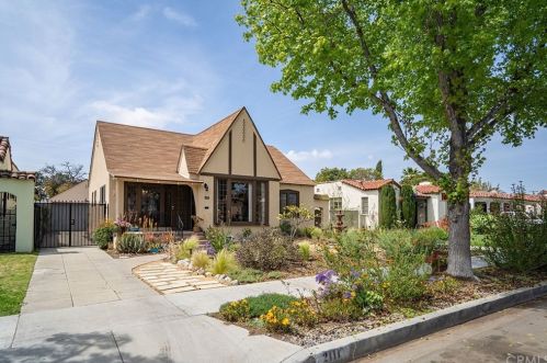 2111 Eucalyptus Ave, Long Beach CA  90806-4518 exterior