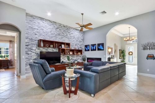 9532 Nuova Way, Port Saint Lucie FL  34986-2831 exterior