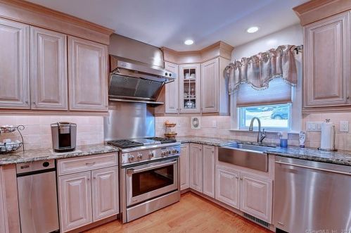 44 Newton Ter, Waterbury CT  06708-1919 exterior