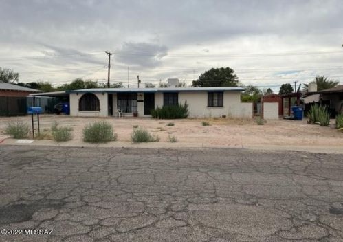 1026 Mann Ave, Tucson, AZ 85710-4617