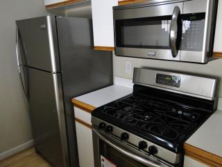 2140 Triad Ct, Columbus, OH 43235-8304