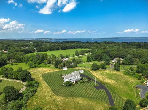 76 Wilbert Way, North Kingstown, RI 02852-7315