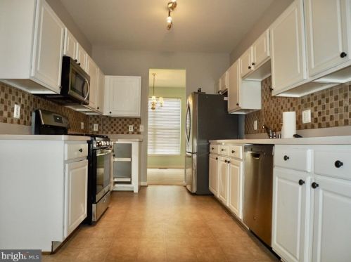 6108 Hot Spring Ln, Fredericksburg VA  22407-3709 exterior