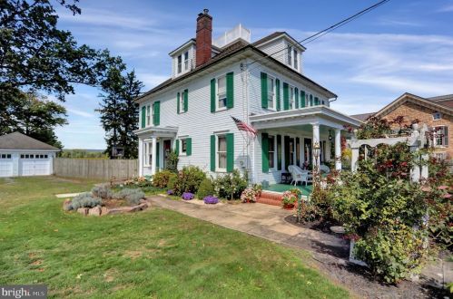 1 1st St, Academia, PA 17082-9714