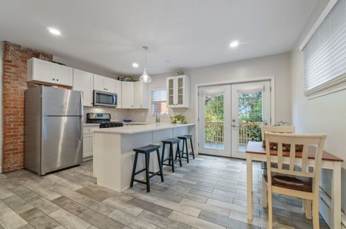 2871 Fernwald Rd, Pittsburgh PA  15217-3148 exterior