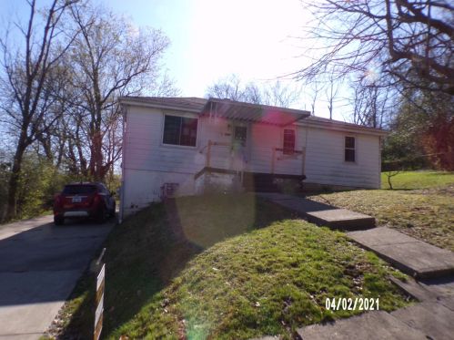 4810 Hogan St, Covington, KY 41015-1927