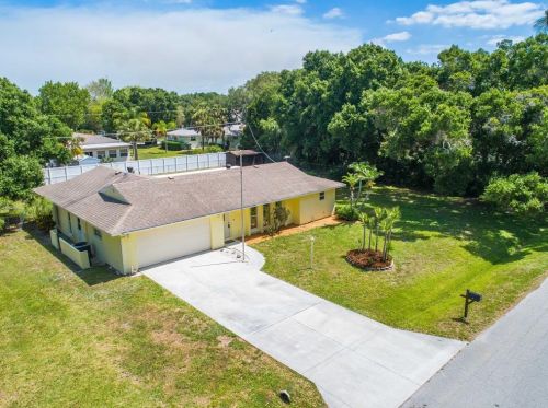 1428 Maple St, Nokomis, FL 34275-2431
