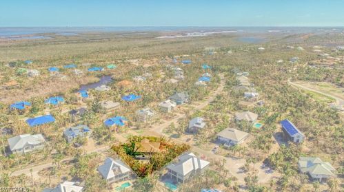 1813 Long Pt Ln, Sanibel FL 33957-2423 exterior