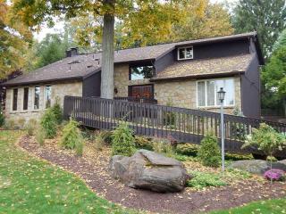 1988 Lake Marshall Dr, Gibsonia, PA 15044-7433