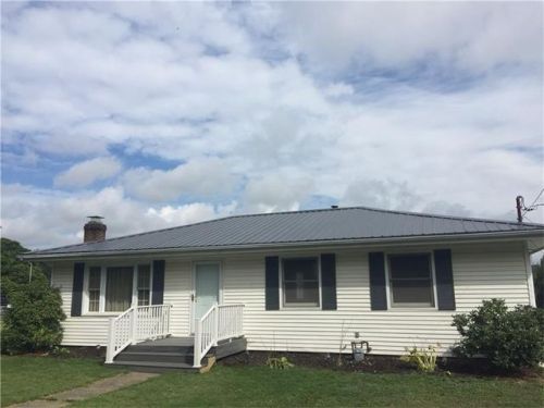 59 Oak St, Stoneboro, PA 16153-3807