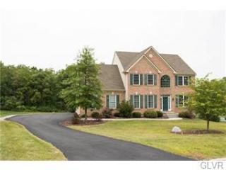 3632 Rip Ct, Slatington, PA 18080-3275