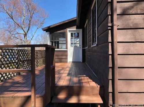 10 Circle Dr, Danbury CT  06811-3137 exterior