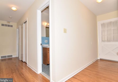 2823 Oakland Dr, Wilmington, DE 19808-2420