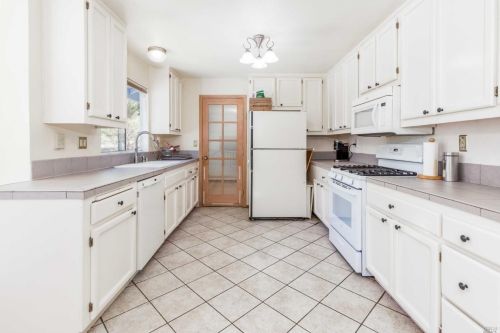 581 Tehuacan Rd, Ukiah CA  95482-4197 exterior