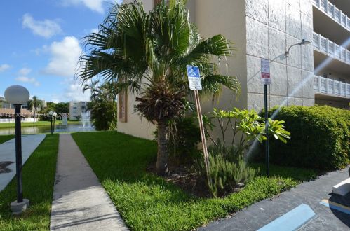 425 11th Ter, Dania Beach, FL 33004-4520