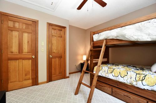 44 Tolend Rd, Dover NH  03820-5501 exterior