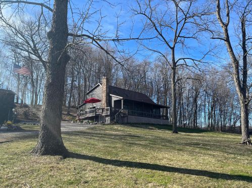 7874 Cooks Hill Rd, Glenford, OH 43739-9607
