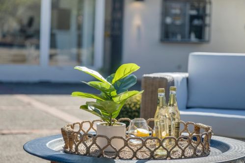 283 Cecilia Way, Tiburon CA  94920-2105 exterior