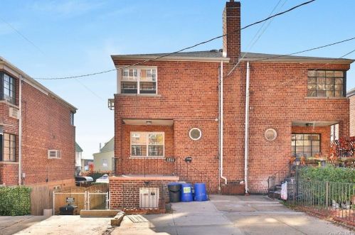 1566 Rhinelander Ave, Bronx, NY 10461-2206