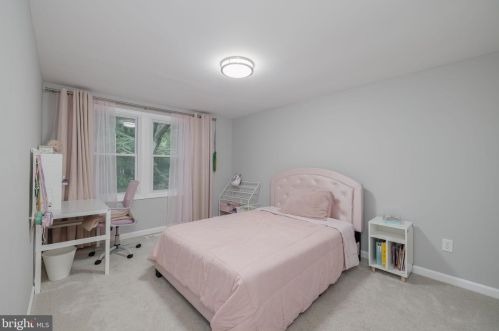 6251 Garretson St, Springfield VA  22015-3521 exterior
