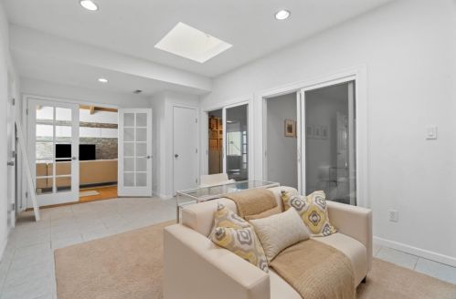 1477 Yukon Dr, Sunnyvale CA  94087-4451 exterior