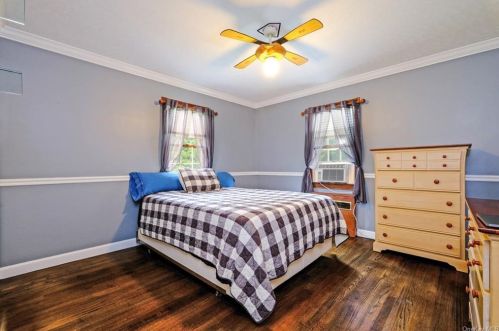 70 Mountain View Rd, Fishkill NY  12524-3209 exterior