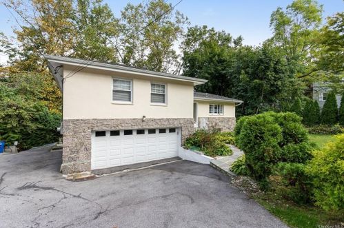 42 Lincoln Pl, White Plains NY  10603-2152 exterior