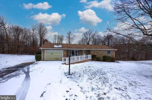 5558 Steltz Rd, Tolna, PA 17349-8100