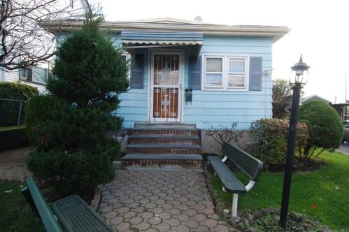 49 Pine St, New Rochelle, NY 10801-6917