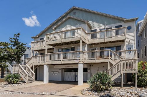 132 Hancock Ave, Pelican Island, NJ 08751-2054
