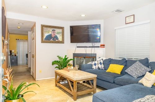 300 Electric Ave, La Habra, CA 90631-9243