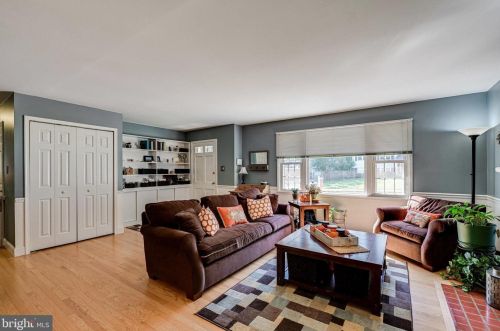 5214 Milland St, Springfield, VA 22151-2517