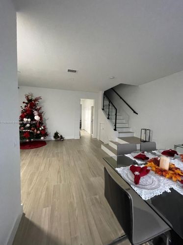 15622 43rd St, Hollywood, FL 33027-4817