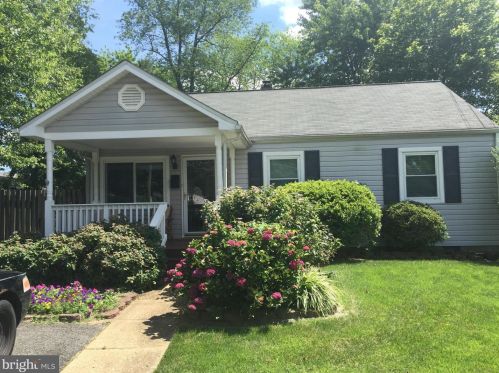 1850 Lusby Pl, Falls Church VA  22043-1028 exterior