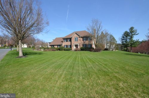 7636 Longwood Dr, Orefield, PA 18069-3151