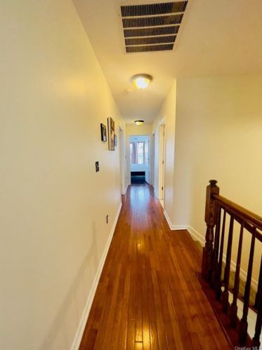 5 Cornwall Ln, Middletown NY  10940-5077 exterior