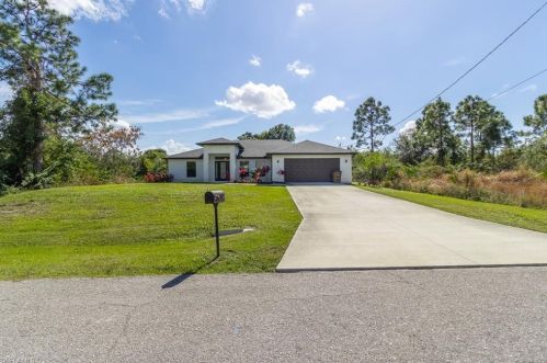5209 4th St, Lehigh Acres, FL 33971-1532