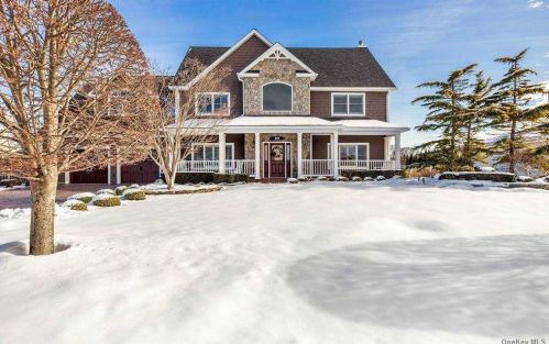 169 Pace Dr, West Islip, NY 11795-5129