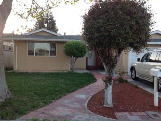 4751 Loretta Way, Union City, CA 94587-5032