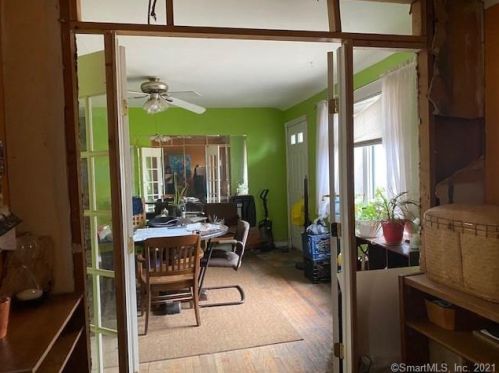 170 Pearl Harbor St, Bridgeport, CT 06610-2380