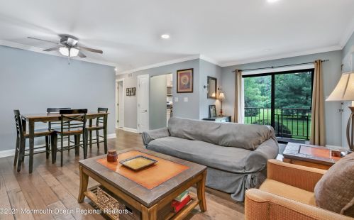 22 Ginger Ct, Tinton Falls, NJ 07724-1869