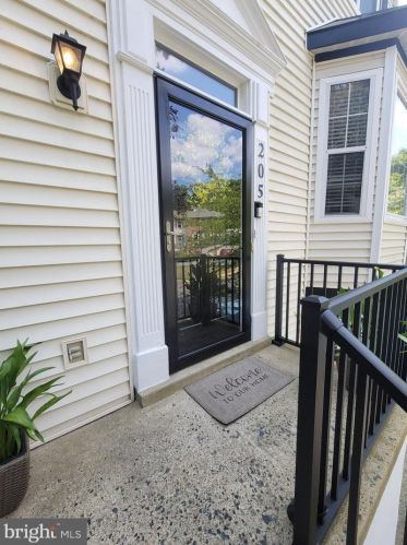205 Crossing Rd, Fredericksburg VA  22406-7834 exterior